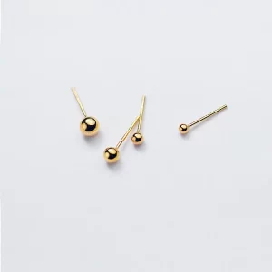 Lindos brincos de bolinha em prata 925 com banho dourado . - Image 4